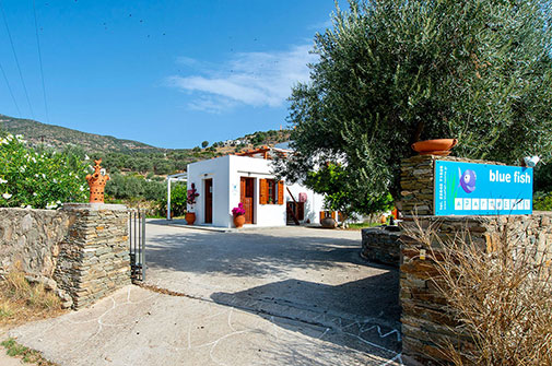 Entrance to the Blue Fish rooms in Sifnos